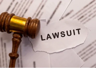 Can I Sue a Trucking Company if I’m Hit by One of Their Drivers?